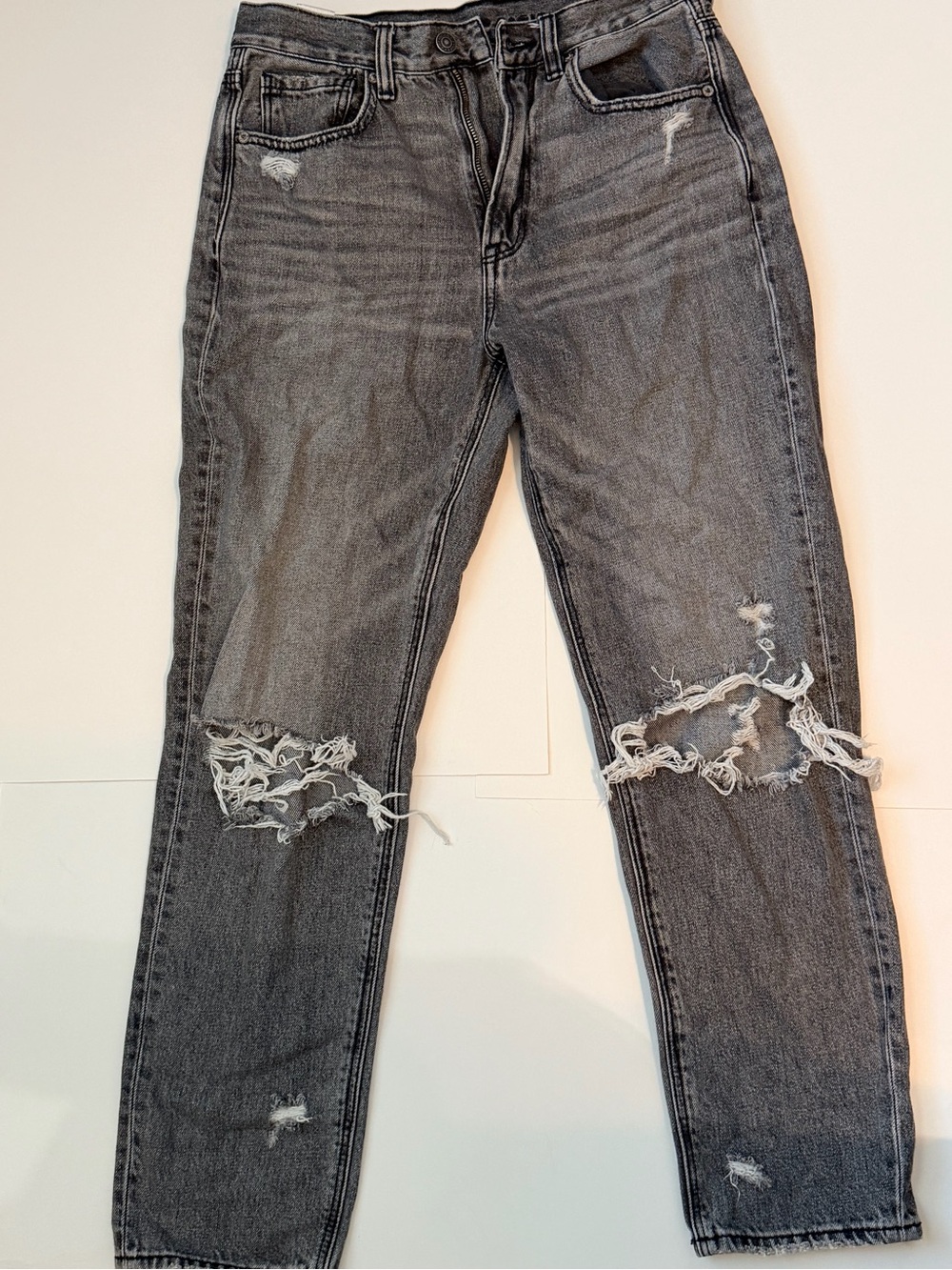 American Eagle Outfitters Gray Distressed Boyfriend Jeans